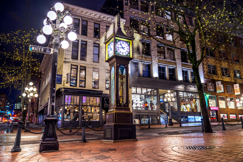 Reloj de vapor en el Gastown de Vancouver de noche