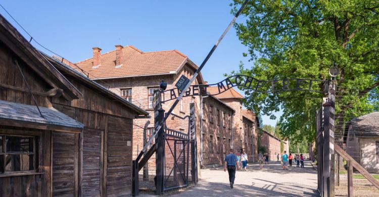 Excursión al campo de concentración de Auschwitz con recogida por el hotel