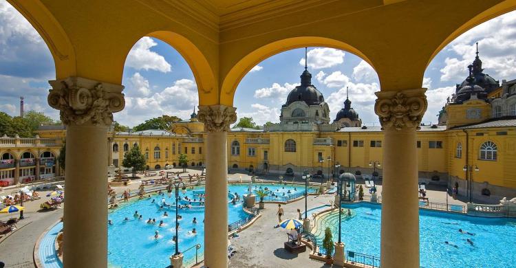 Balneario Széchenyi, uno de los más grandes de Europa