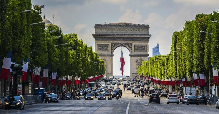 Campos Eliseos de París y Arco del Triunfo