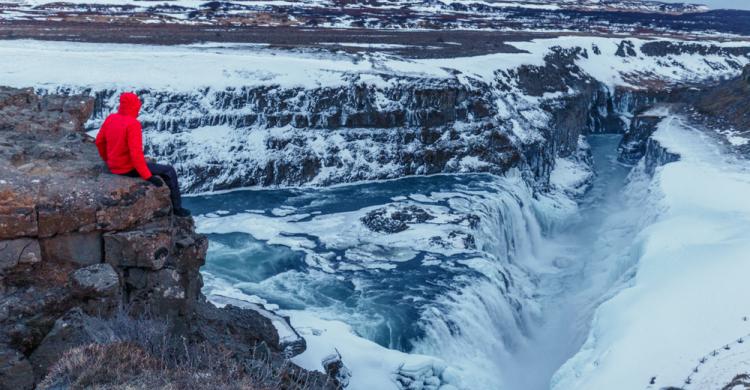 Cascada Gullfoss recubierta de nieve