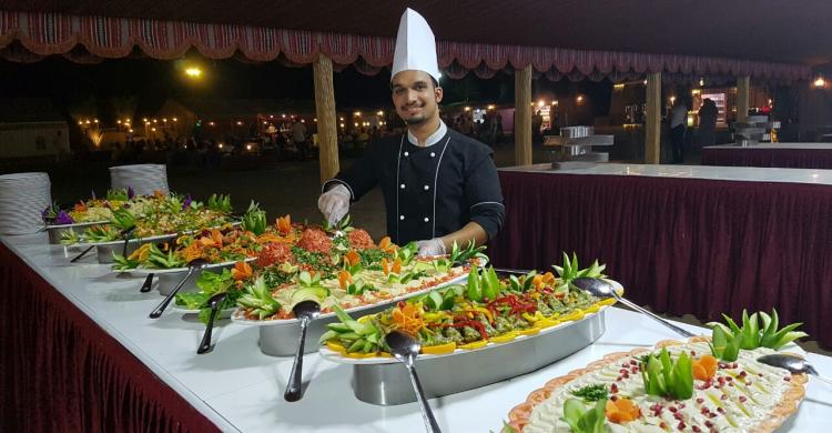 Cena bajo las estrellas