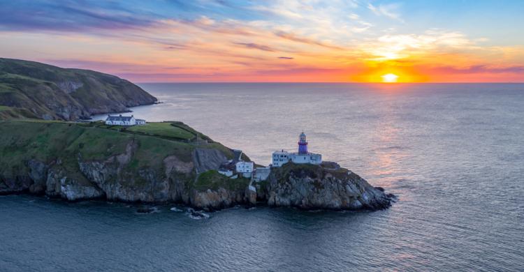 Faro de Baily al atardecer