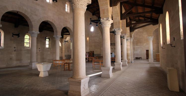 Interior de la Iglesia de la Multiplicación