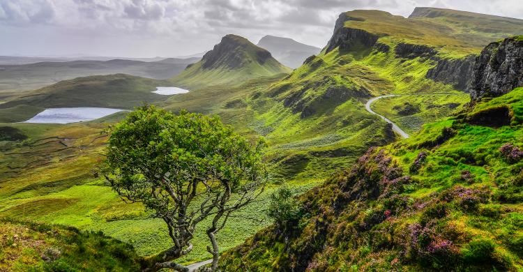 Vista panorámica del Valle de Quiraing, en la Isla de Skye