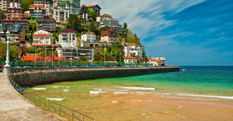 Casas junto a la playa de San Sebastián