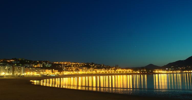 San Sebastián de noche 