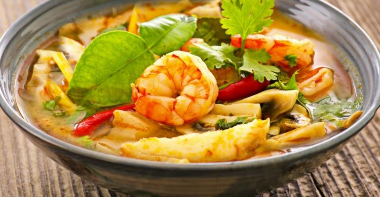 Tom yum, plato tradicional de Bangkok