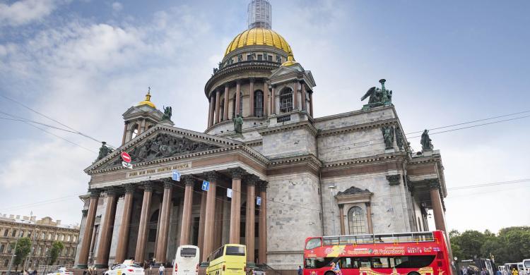 Visita San Petersburgo en un bus Hop On Hop Off