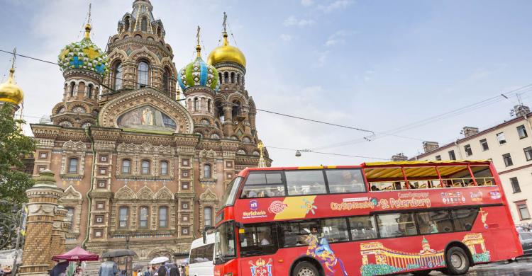 Recorre San Petersburgo en autobús turístico