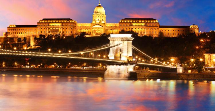 Budapest de noche desde el crucero