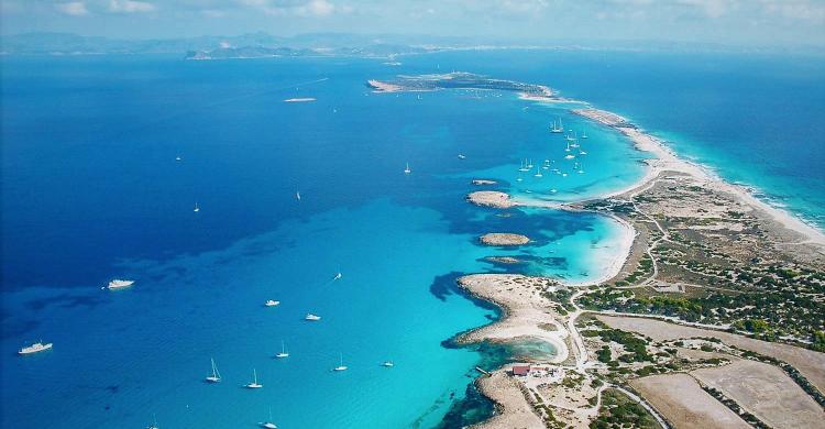 Vista aérea de Ibiza y Formentera